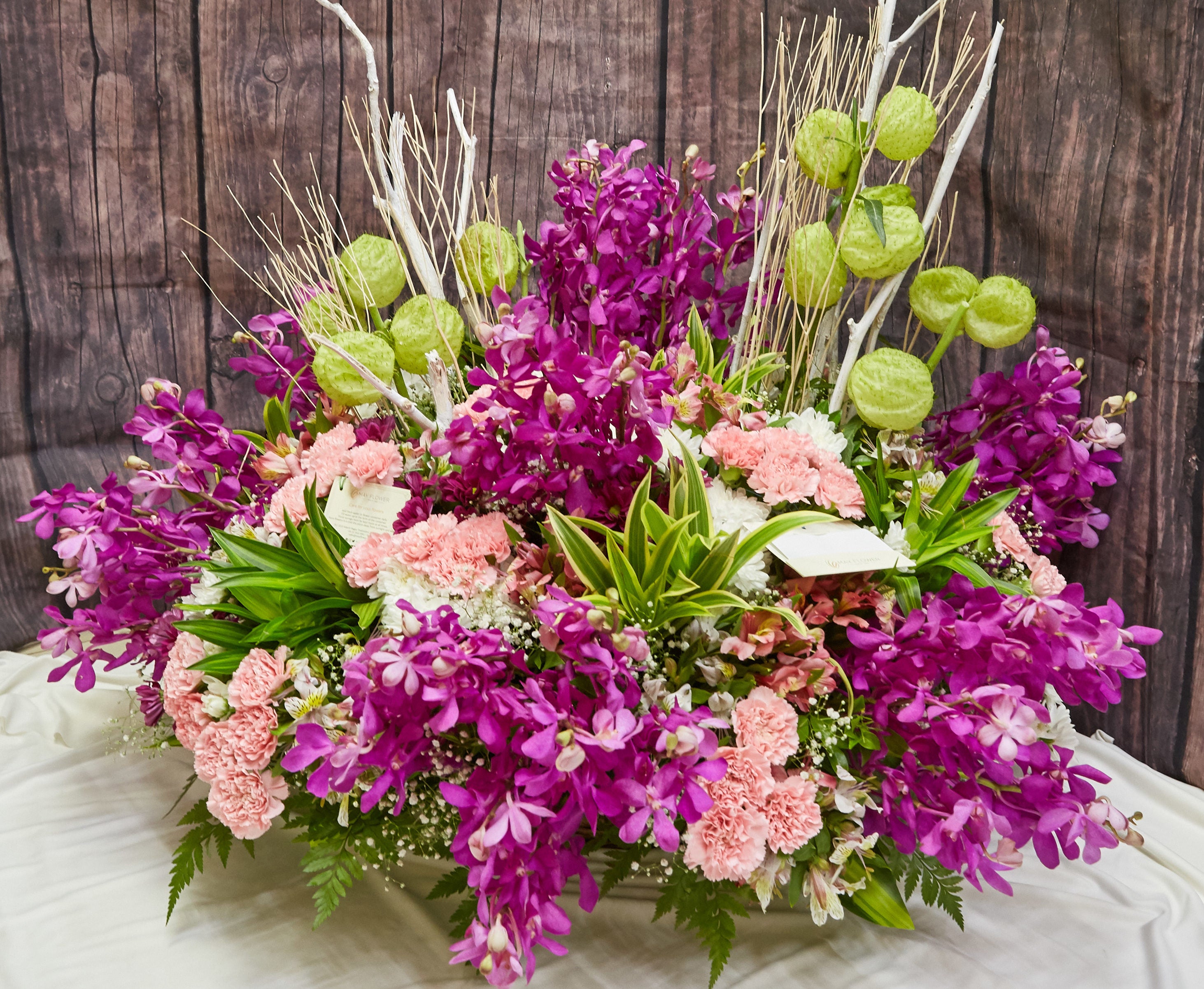 flower decorations on New Year parties