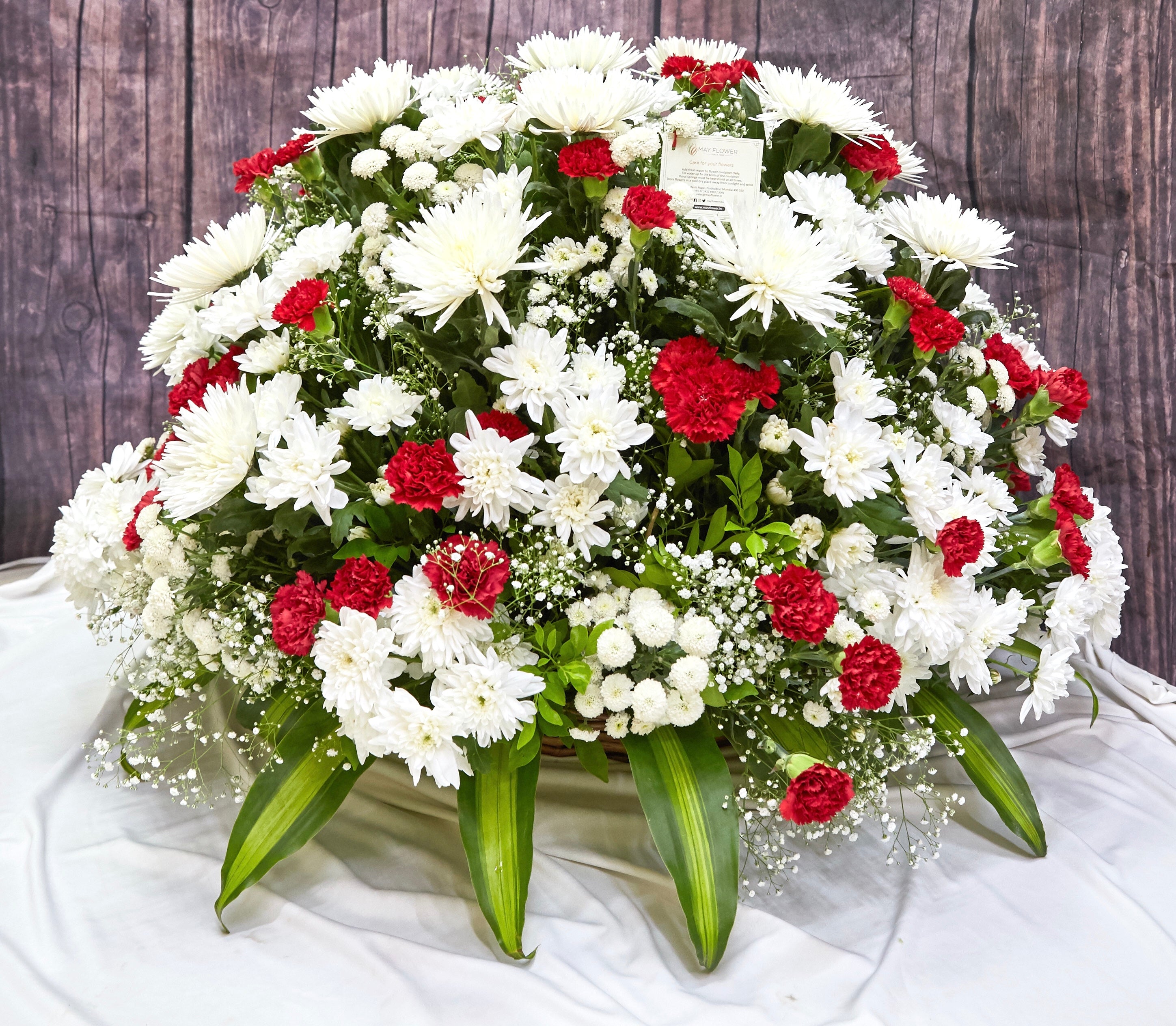 Flower arrangement for Christmas