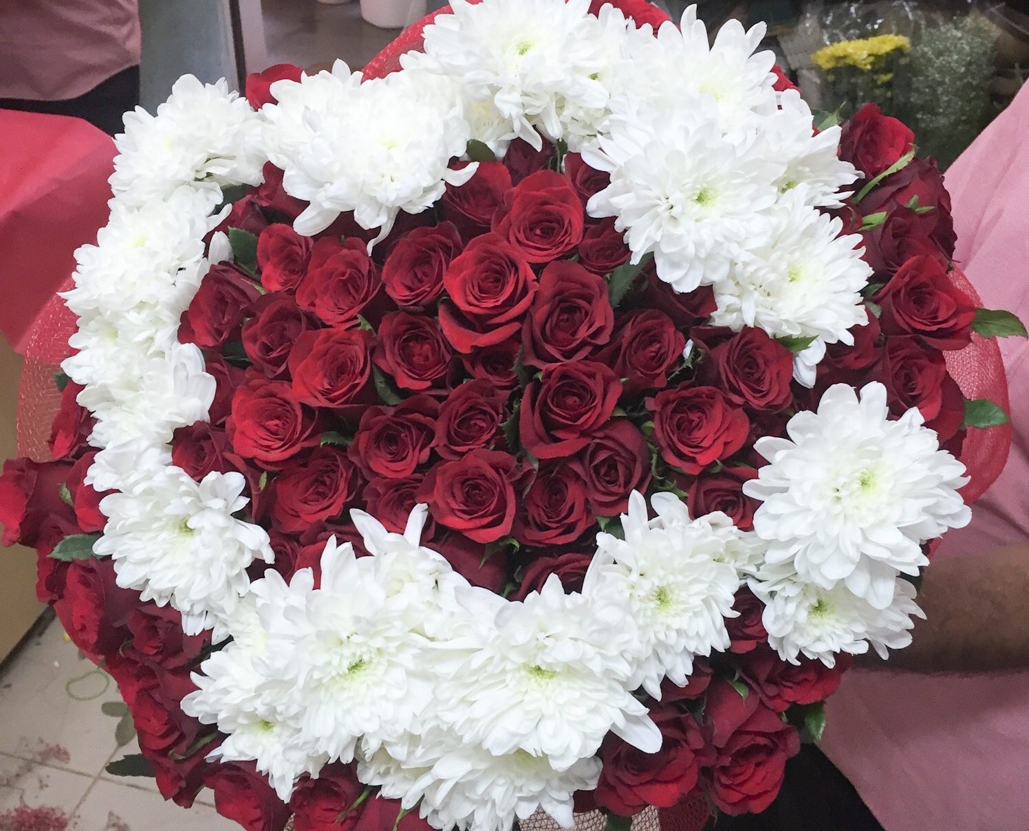 SEND VALENTINE’S DAY FLOWERS ONLINE