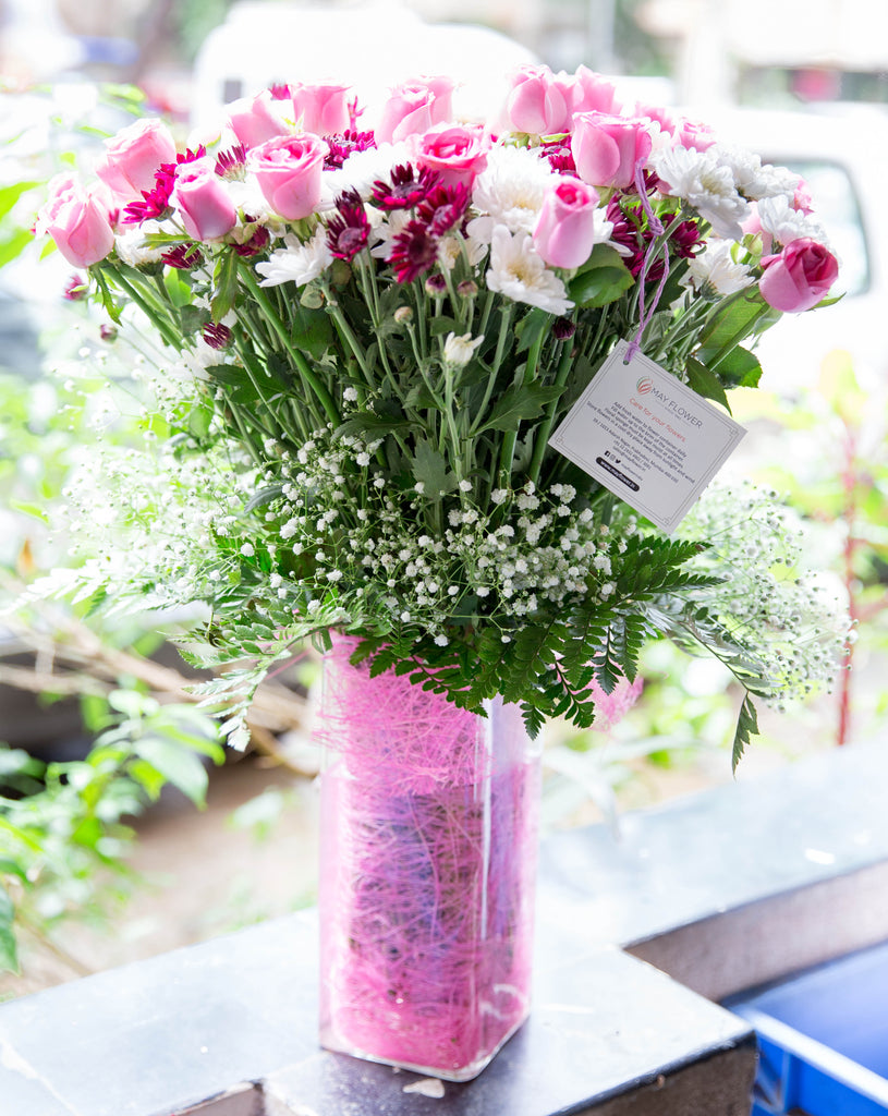 Make your first-anniversary special with flowers