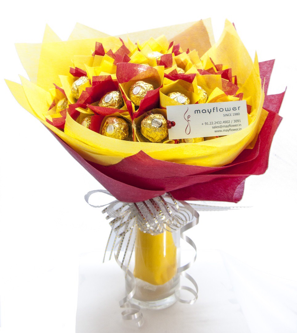 Chocolate bouquet with flowers online