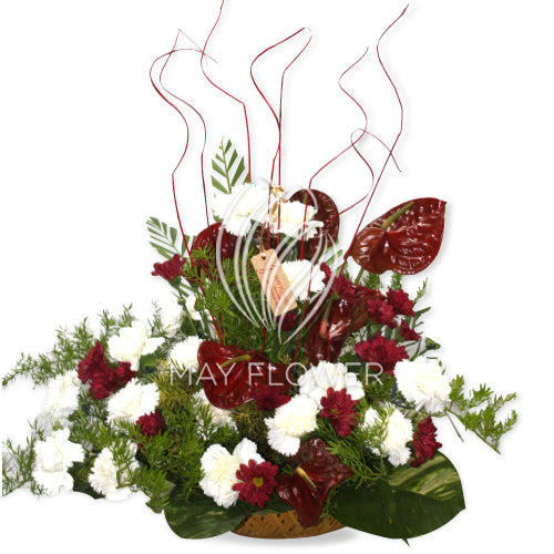 Crimson White Basket Main image