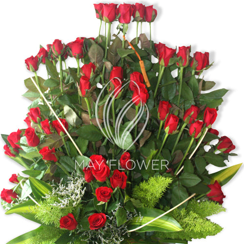 100 Red Roses Main image