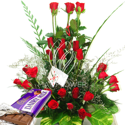 Red Rose Basket Wtih Chocolate Main image