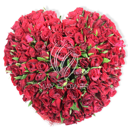 Small Heart Shape Bouquet Secondary image