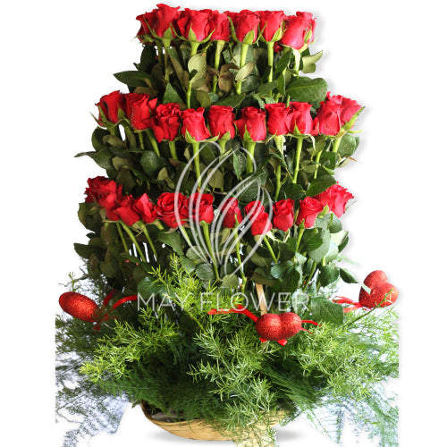 Large Basket of Roses Main image