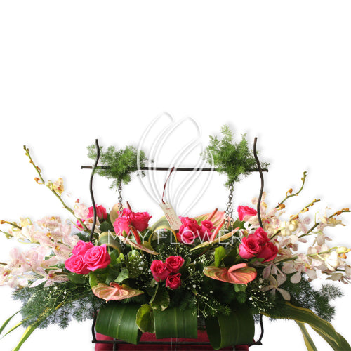 Low Floral Bouquet Main image