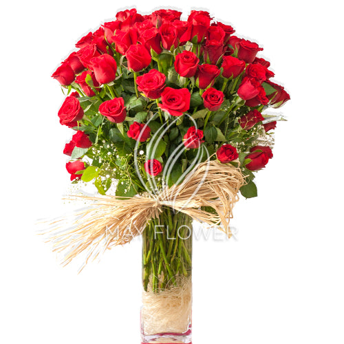 Stunning Red Roses In A Vase Main image