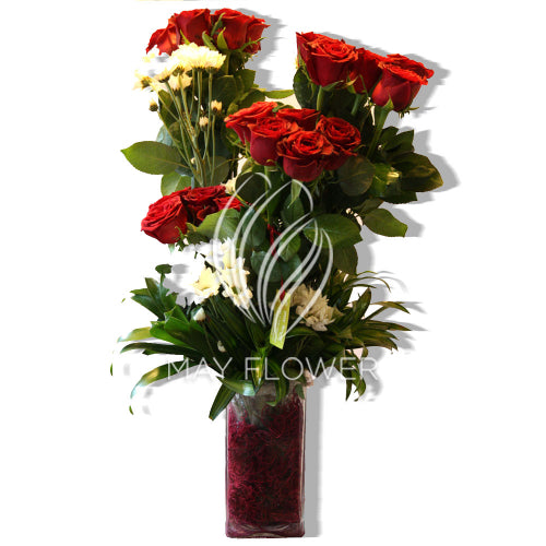 Red Rose Vase Bunch Main image