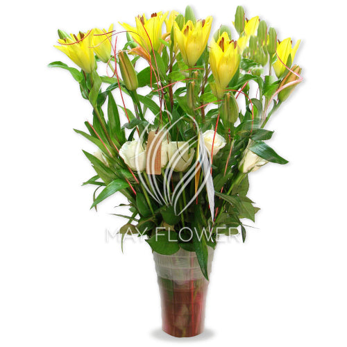 Assorted Vase Arrangement Main image