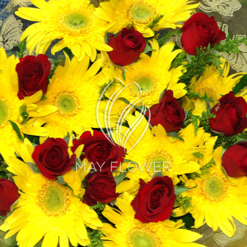 Roses and Gerbera Hand Bunch