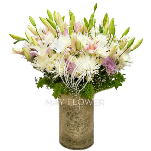 Luxurious Floral Vase Main image